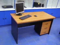 1 176 000 so'm Мебель для персонала / Рабочий стол -1400*680*750 / Тумба мобильная -400*450*610