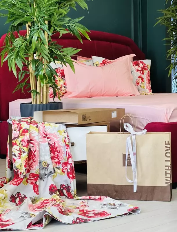 Двуспальное постельное бельё "Karmella" "GOLDEN NEEDLE" LLC