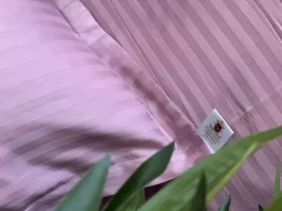 Ikki kishilik ko'rpa-to'shak to'plami Stripe Satin "PINK" (Pushti jozibasi)