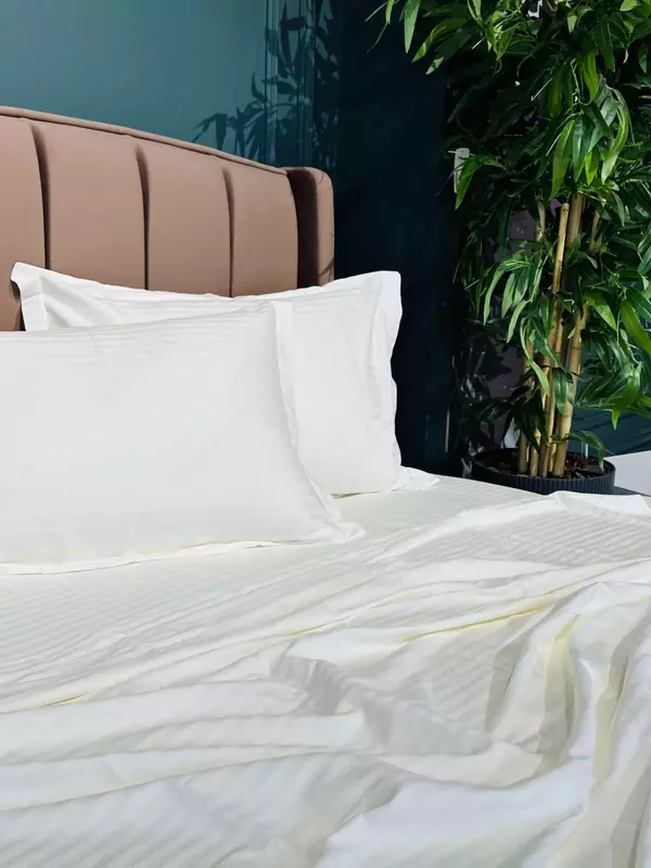 Двуспальный комплект постельного белья Stripe Satin "CREAM" (Кремовый дуэт) - 550 000 сум
