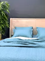 Qavilgan Ikki kishilik ko'rpa-to'shak to'plami 4-mavsumli GN-Amorett B "GOLDEN NEEDLE" LLC