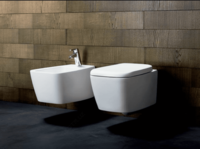 Devorga osilgan tualet Ventuno