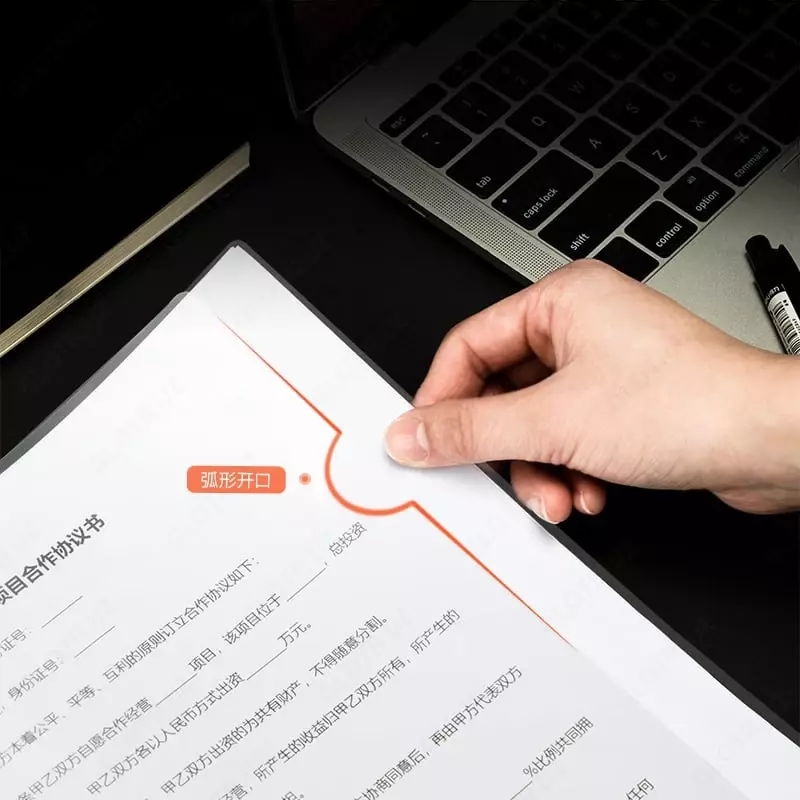 Папка со скрепкошиной Deli 5901 A4 ширина 15мм полипропилен ассорти Только в розницу