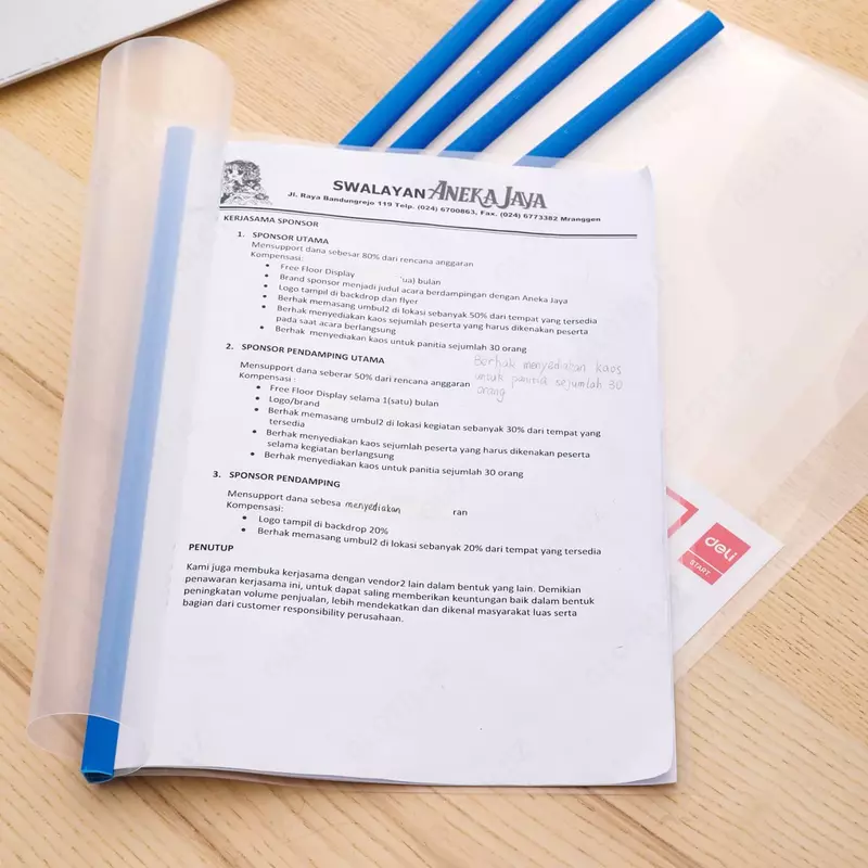 по запросу Папка со скрепкошиной Deli E5531 A4 ширина 10мм полипропилен 0.17мм ассорти (упак.:5шт)