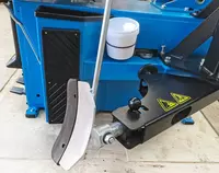 ХTC990A+HF200 Шиномонтажный станок с правой рукой ООО "Tyre Universal Service" оборудование для автосервиса