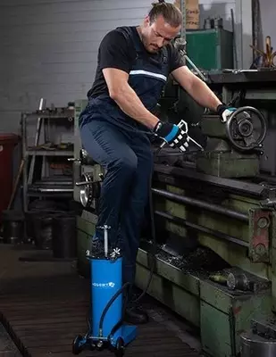   Нагнетатель густой смазки с ножной накачкой 6 л.HT8G912 HOEGERT