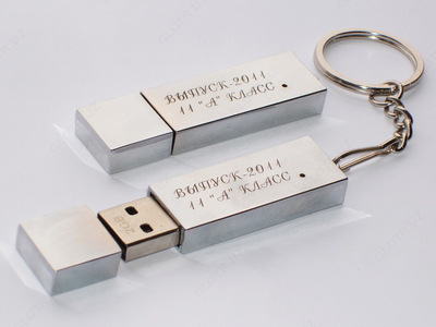 USB-флешки 8 гб, с нанесением вашего имени или логотипа