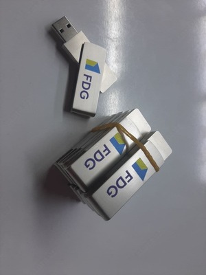 Флешка-визитка, Флешка-карта. пластик и металл 8/16Гб