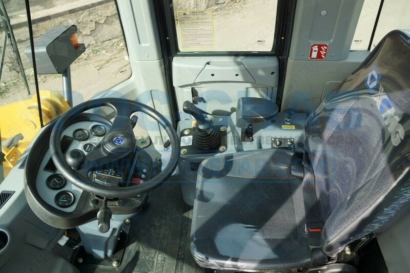   Фронтальный погрузчик XCMG LW300KN (джойстик) 1.8