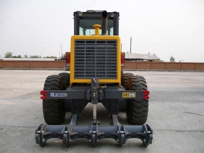Автогрейдер XCMG GR215