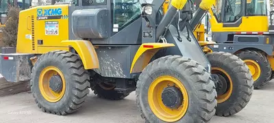 Китайский Фронтальный погрузчик XCMG LW300FN 1,8 куба рычаг
