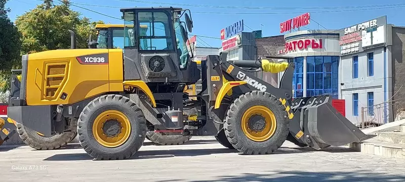 Погрузчик XC936 - XCMG 1