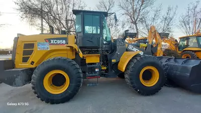 Большой фронтальный погрузчик XCMG XC958 3 5 куба