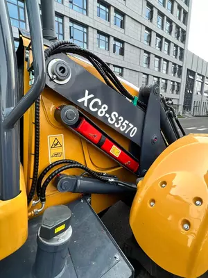 Экскаватор-погрузчик XCMG XC8-S3570