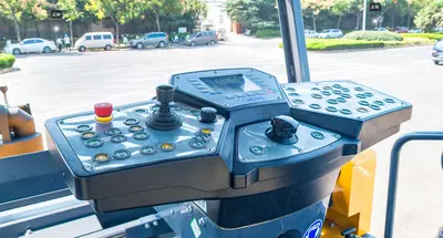 Асфальтоукладчик XCMG RP603 - 2 100 000 000 сум / шт