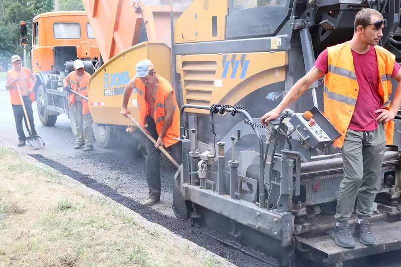 2 100 000 000 сум Асфальтоукладчик XCMG RP603