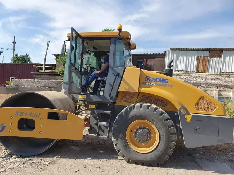 Каток одно вальцовый XS143J XCMG 14 тон ООО «YEMA GROUP INTERNATIONAL»