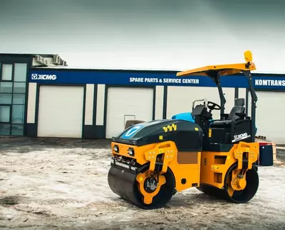 Двух барабанный вибрационный каток 4 тоник XCMG