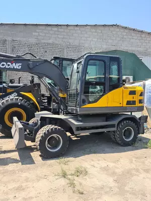 Экскаватор колесный BAODING BD80D - 560 000 000 сум / шт