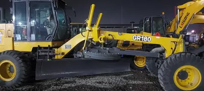  Авто грейдер XCMG GR180 - 