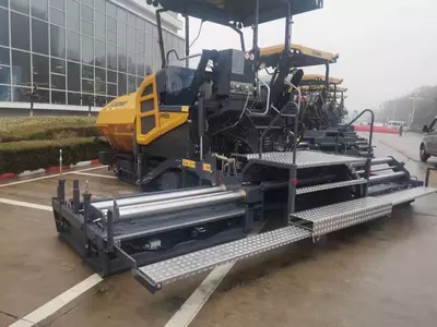 Асфальтоукладчик XCMG RP605