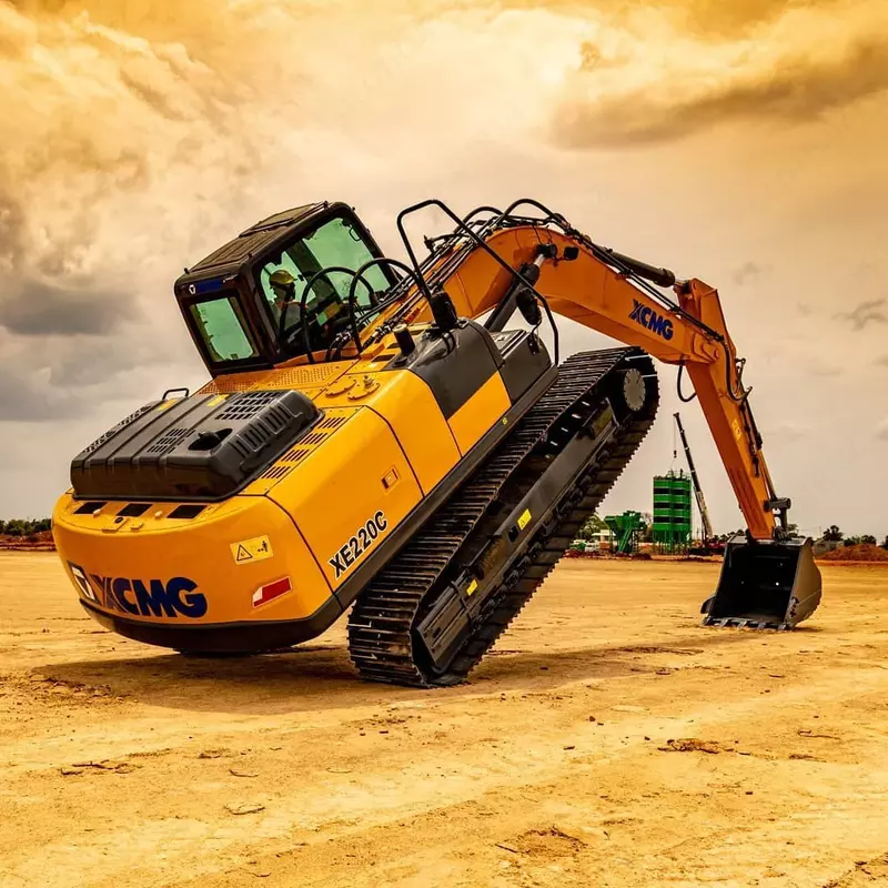 Гусеничный карьерный экскаватор XE220C 1 2 xcmg