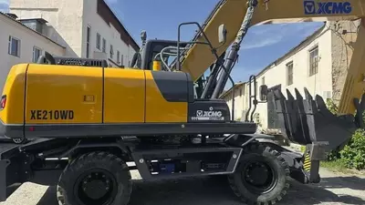 XCMG XE210WD g‘ildirakli ekskavator
