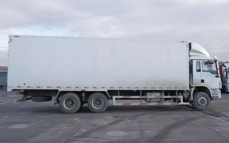   Автофургон Shacman L3000 6x4 - 9 м