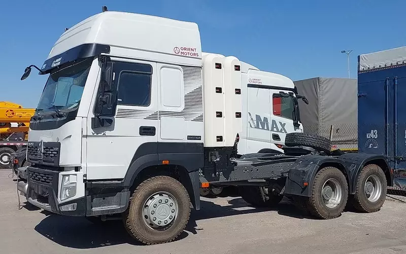 Тягач Howo-V7X 420 6x4 CNG газовый на метане (2 моста  рессора)