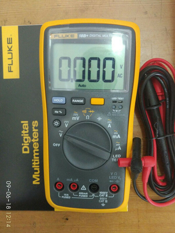 Цифровой мультиметр Fluke 18B + AC/DC Напряжение