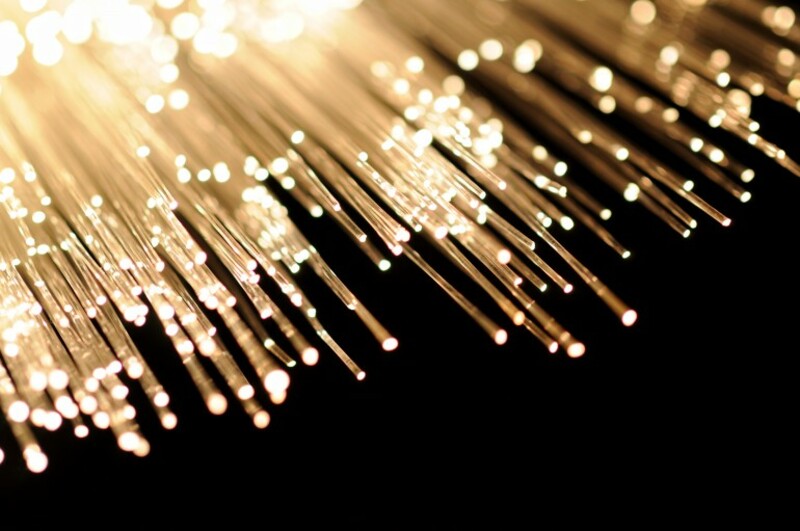 НОВЫЙ РЕКОРД СКОРОСТИ ПЕРЕДАЧИ ДАННЫХ СОСТАВЛЯЕТ 255 ТБИТ/СЕК