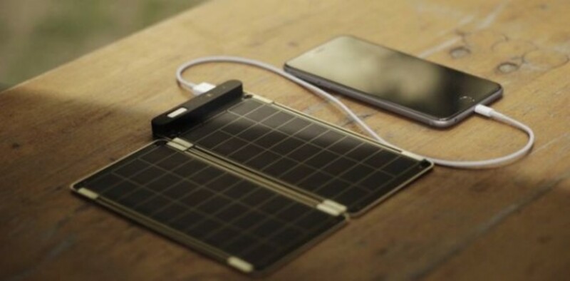 КОМПАКТНАЯ СОЛНЕЧНАЯ ПАНЕЛЬ SOLAR PAPER ЗАРЯЖАЕТ IPHONE 6 ЗА 2,5 ЧАСА