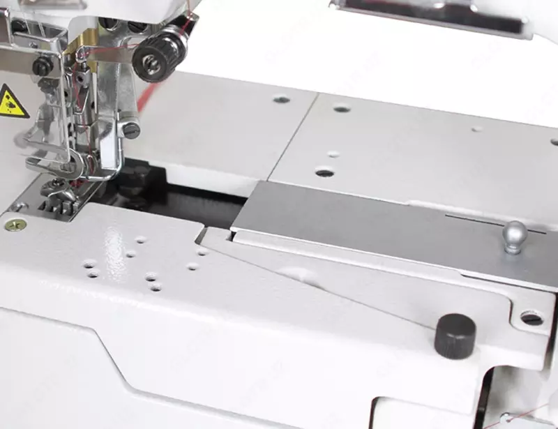 Швейная машина SHUNFA SF562-03CB/TY