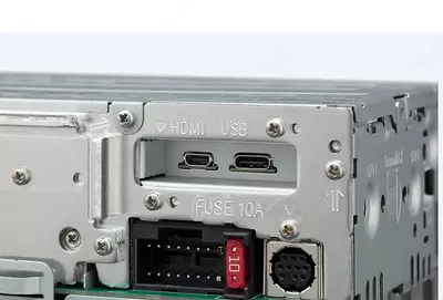 Автомобильный медиа-ресивер SONY XAV-AX6000 Автомобильный медиа-ресивер SONY XAV-AX6000