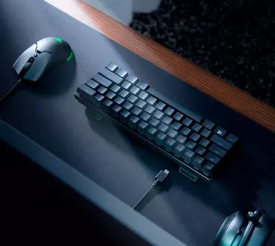 Klaviatura RAZER HUNTSMAN MINI RZ03-03390100-R3M1 Black (Purple switches)