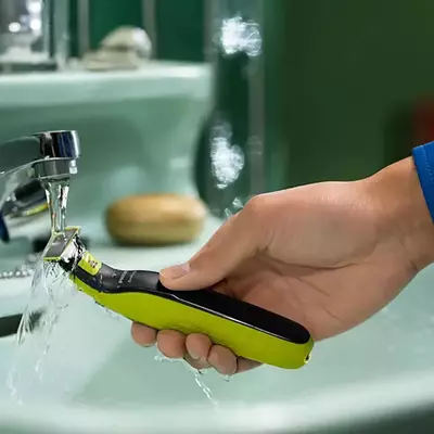 Tana mahkamlagichlari bo'lgan pichoqlar Philips OneBlade QP620