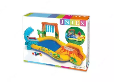 Sprinkler bilan dinozavr o'yin markazi