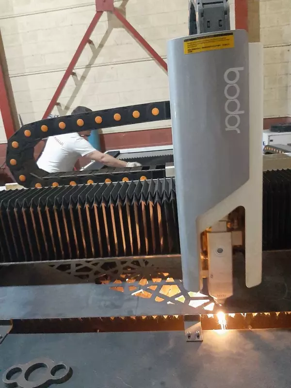 Лазерная резка металлов