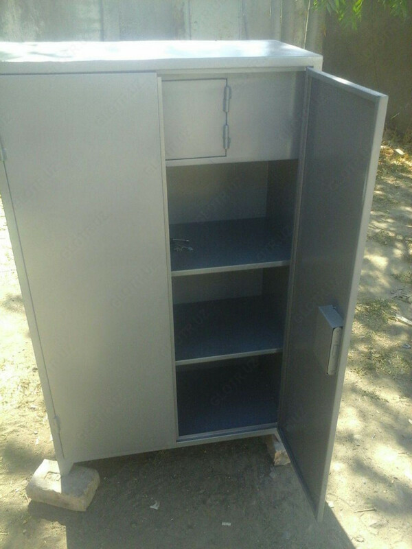 Металлический шкаф для документов