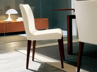 от 10 000 сум Стирка чехлов на стулья