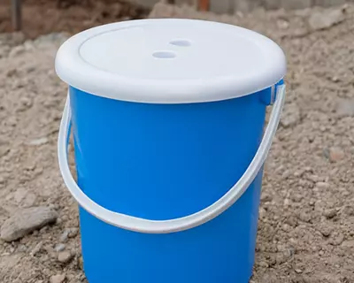 Ведро с крышкой синее
