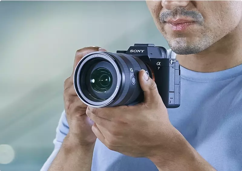 Sony готовит к анонсу новую камеру A7 V: премьера 2 декабря