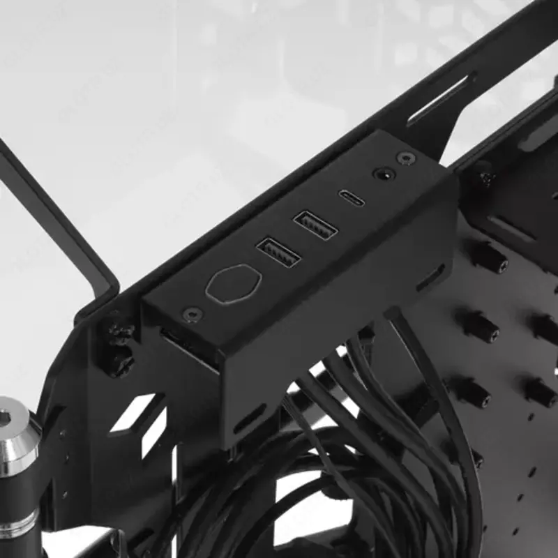 Cooler Master MasterBox MB520 kompyuter sumkasi