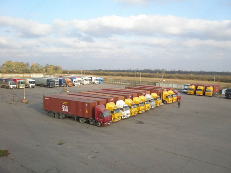 Стоянка для грузовых автомобилей