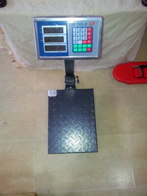 Platformaning elektron o'lchamlari 200 kg 30x40 sm