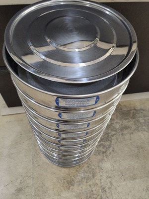 Цена по запросу Комплект сит для песка и щебня