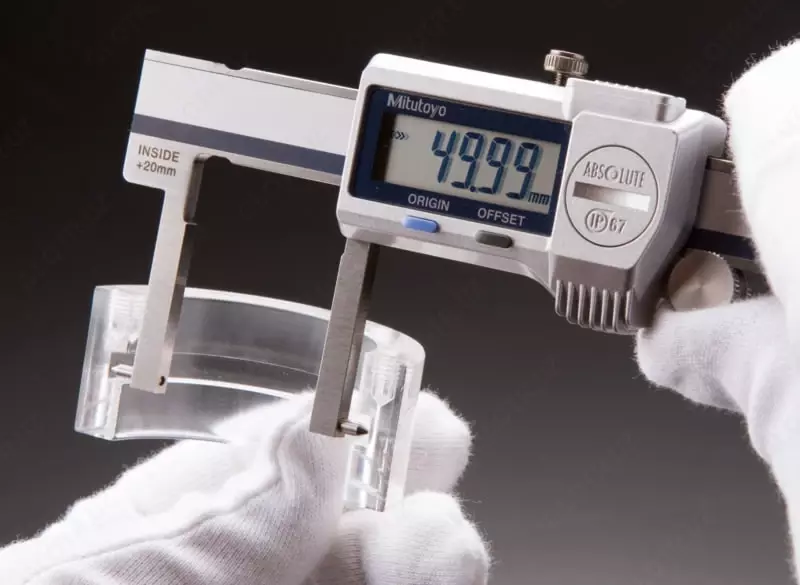 Ichki o‘yiqlar uchun shtangensirkul 20–170 mm