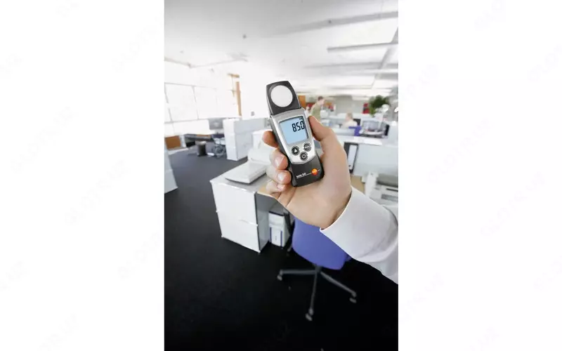 Тesto 540, люксметр, вкл. защитную крышку, батарейки и заводской протокол калибровки.