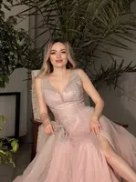 Вечерний платья нежно розового цвета