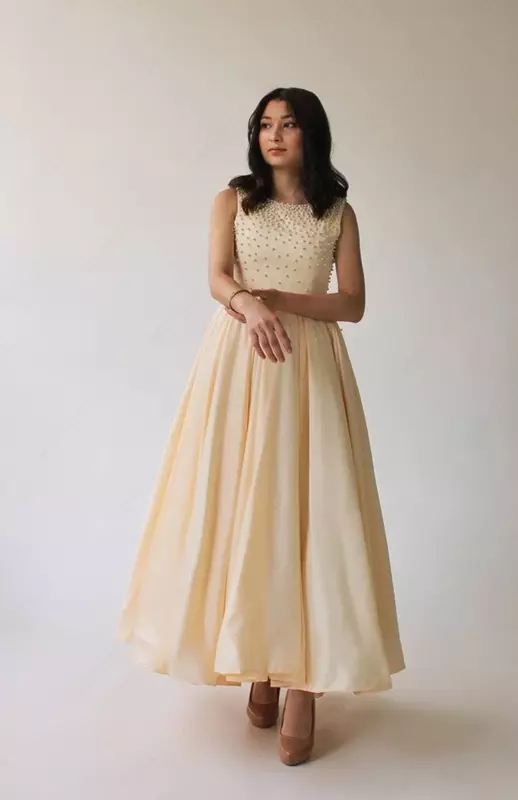 Yumshoq shaftoli rangidagi o'spirin kechki libosi - по запросу